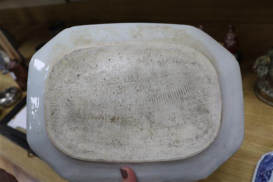 Two Chinese Export dishes largest diameter 33cm